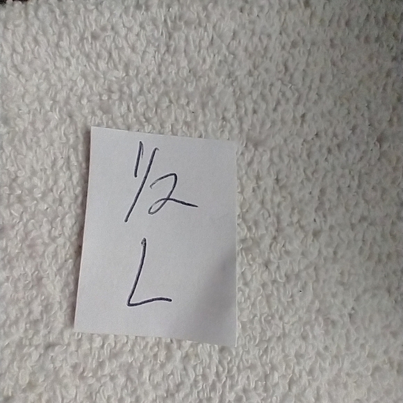 Green stone wire dangle earrings - Picture 2 of 2